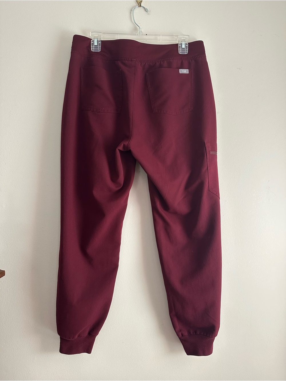 Figs • Zamora Jogger Scrub Pants in Burgundy - Picture 5 of 8